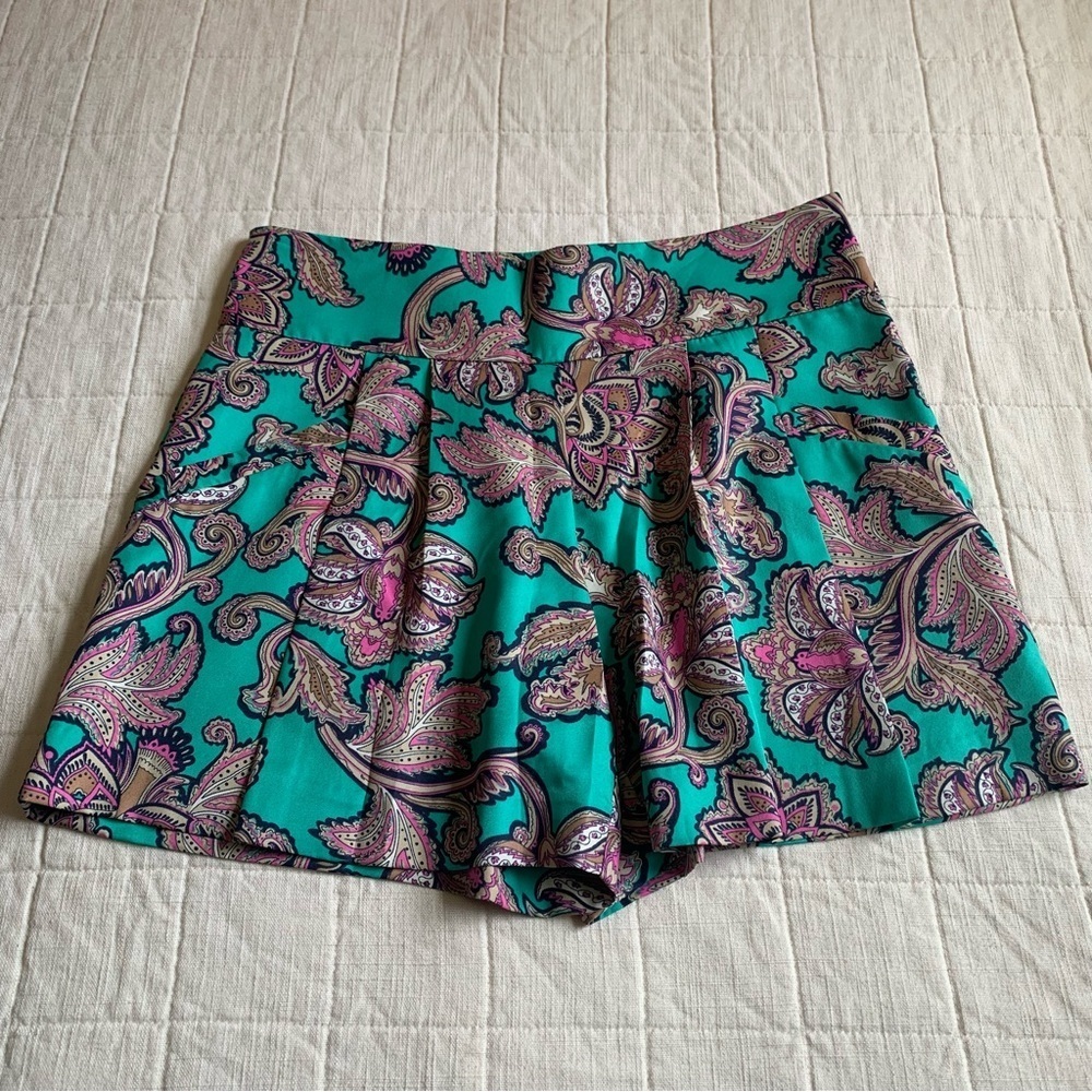 Ann Taylor LOFT Paisley Pleated Shorts Size 2